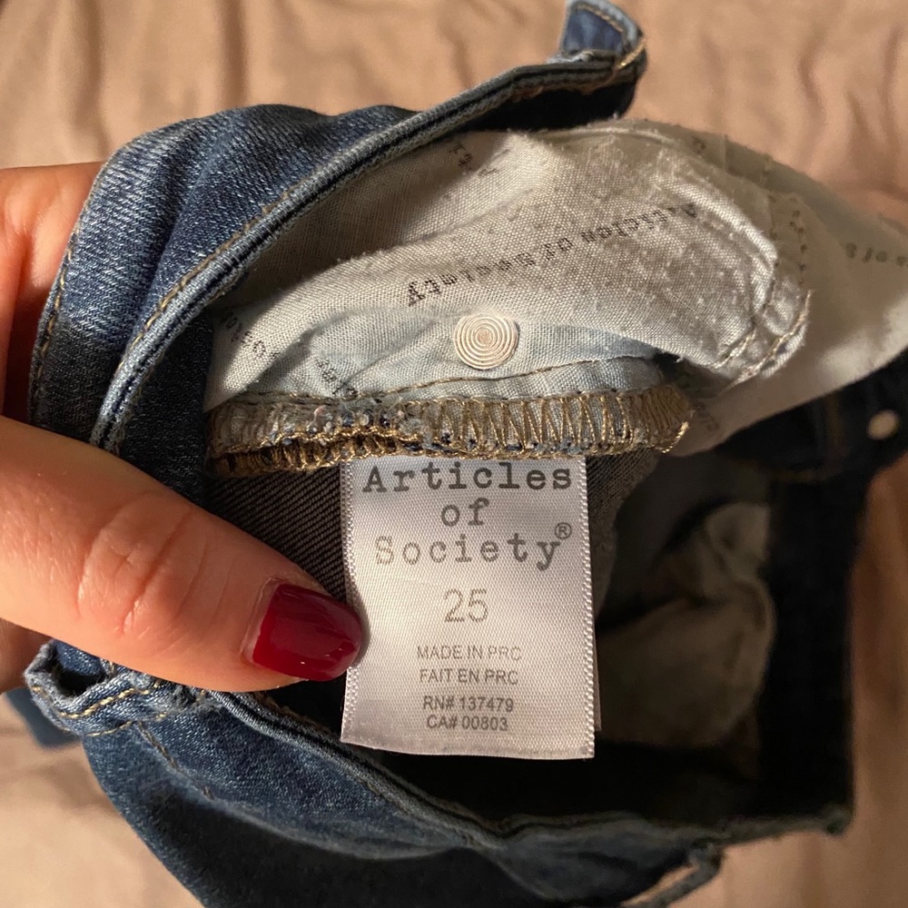 Jeans - Picture 2 of 3